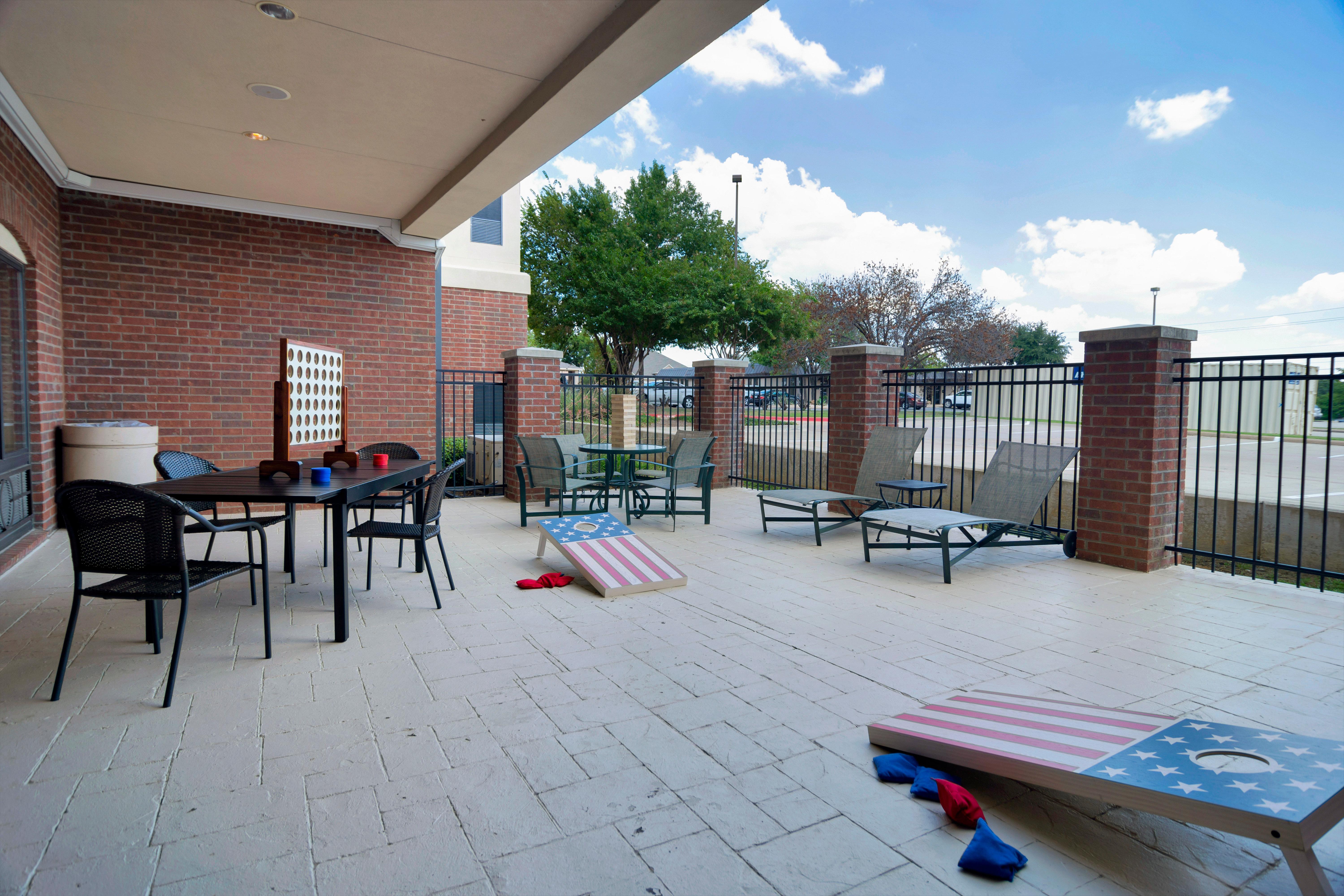 Holiday Inn Express Hotel & Suites Dfw West - Hurst By Ihg Bagian luar foto