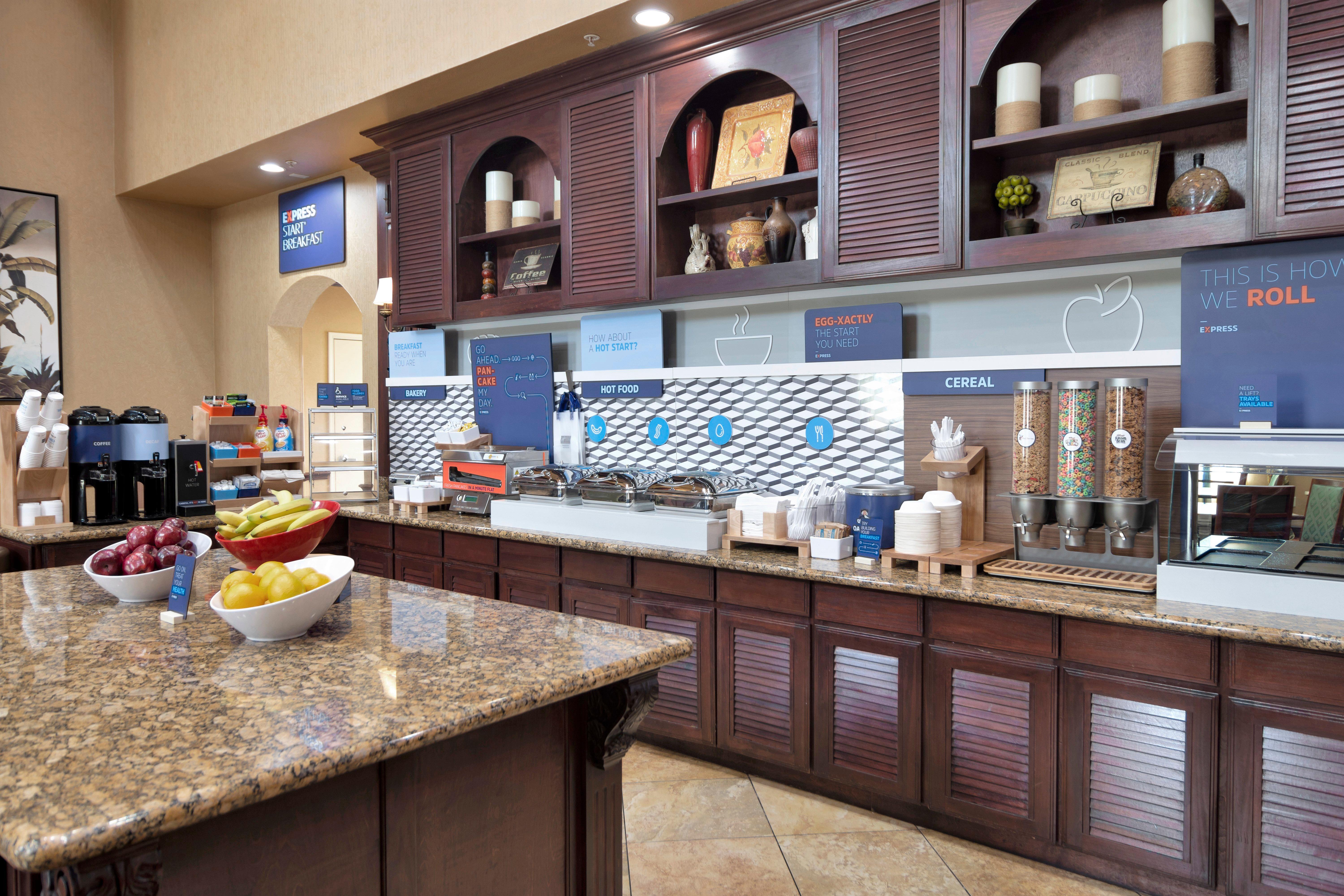 Holiday Inn Express Hotel & Suites Dfw West - Hurst By Ihg Bagian luar foto